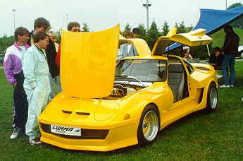Yellow Gullwing GT